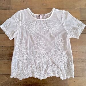 FOREVER 21 Romantic sheer Embroidered lace ivory top scalloped hem Romantic